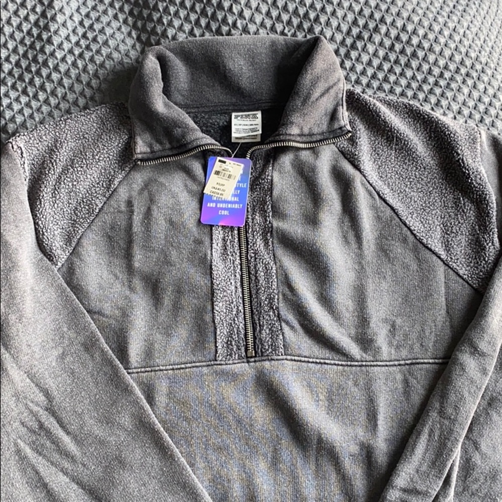 NWT PINK Sweatshirt. Grey. XS
